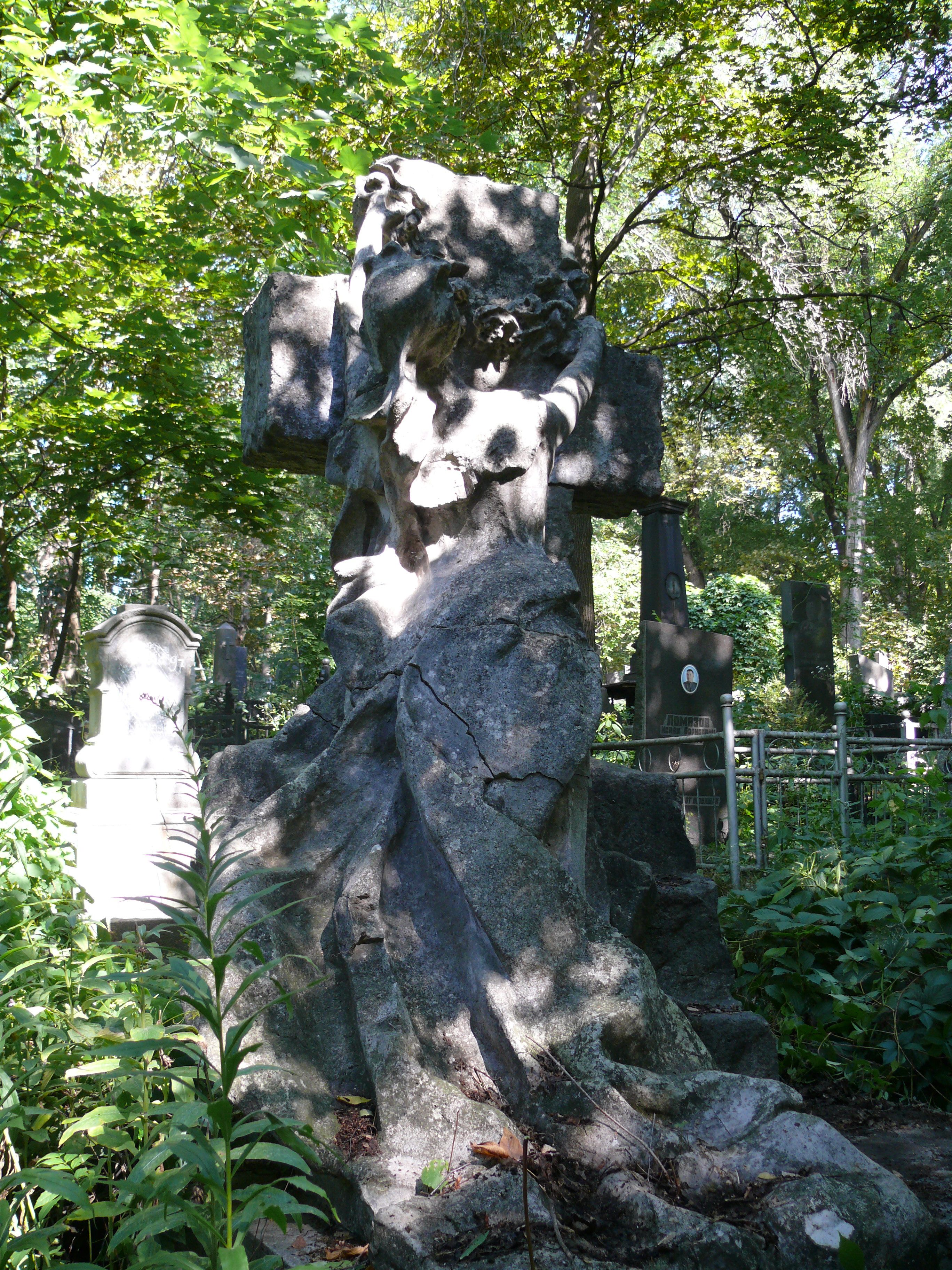 Nagrobek N.N., cmentarz Bajkowa w Kijowie, stan z 2021