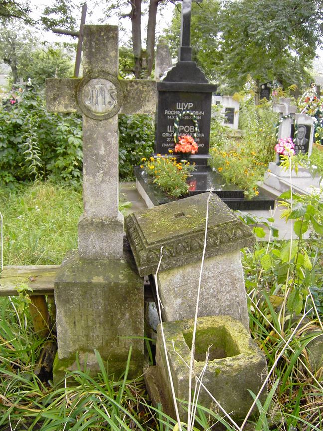 Tombstone of Felix Schultis, Zaleszczyki cemetery