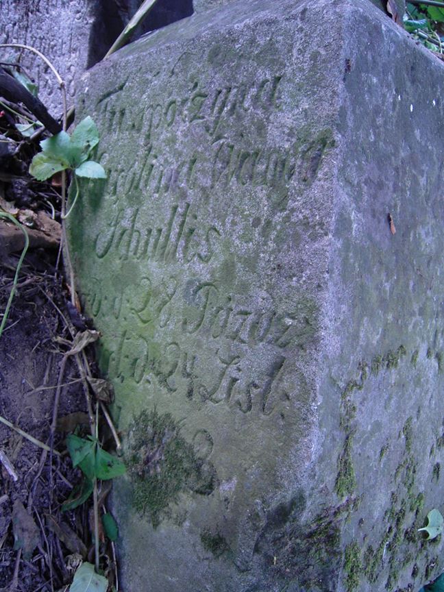 Tombstone of Karolina Schultis, cemetery in Zaleszczyki, state from 2005