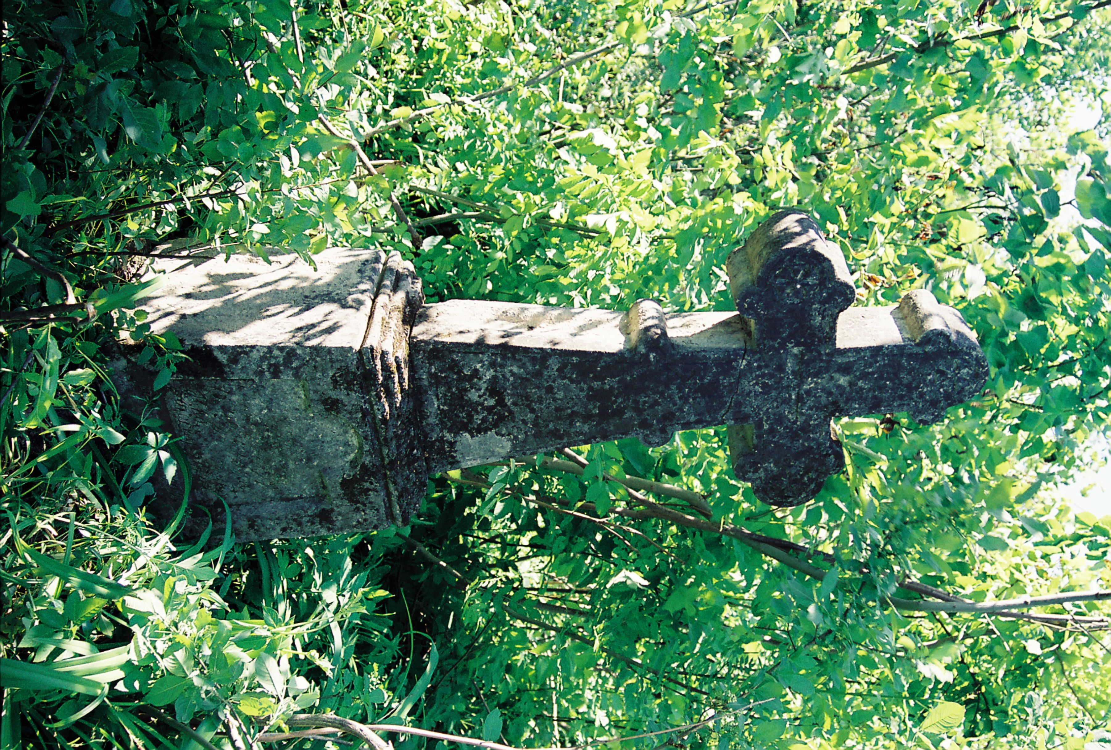 Nagrobek N.N., cmentarz w Łosiaczu, Ukraina