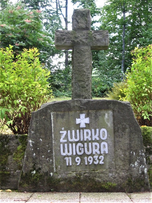 Cross (replica) on pedestal (preserved) at the site of the tragic death of pilots Franciszek Żwirka and Stanisław Wigura at Żwirkowisko, ca. 1932, Cierlicko, Czech Republic