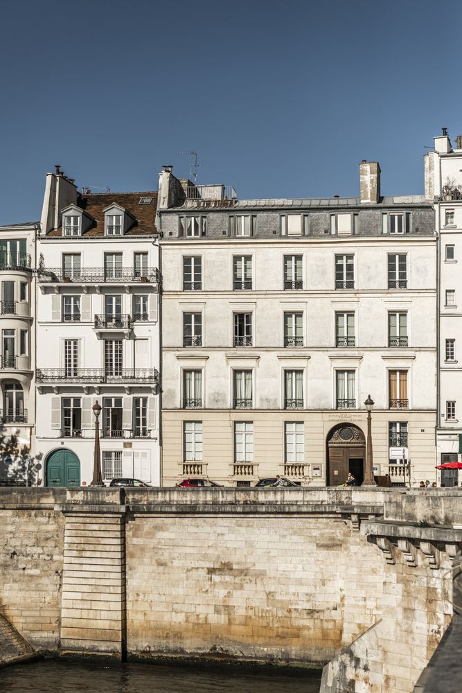 Fotografia przedstawiająca Polish Library in Paris