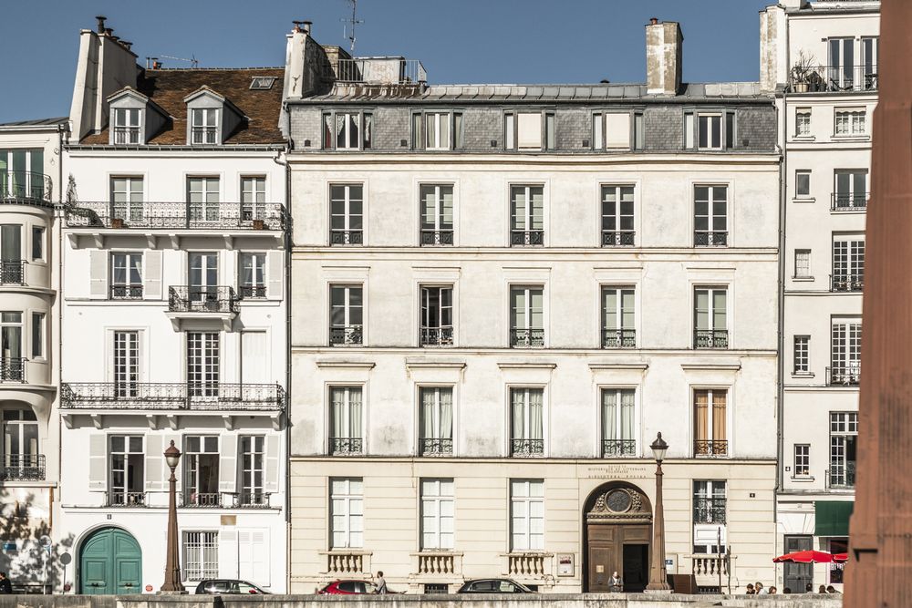 Fotografia przedstawiająca Polish Library in Paris