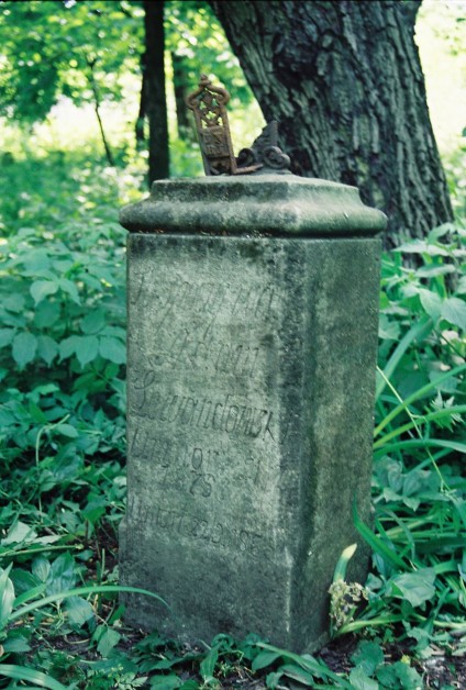 Nagrobek Adama Lewandowskiego