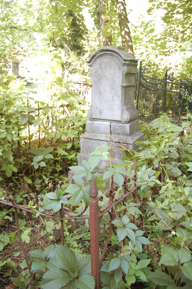 Tombstone of Maria Dąbrowska, as of 2022