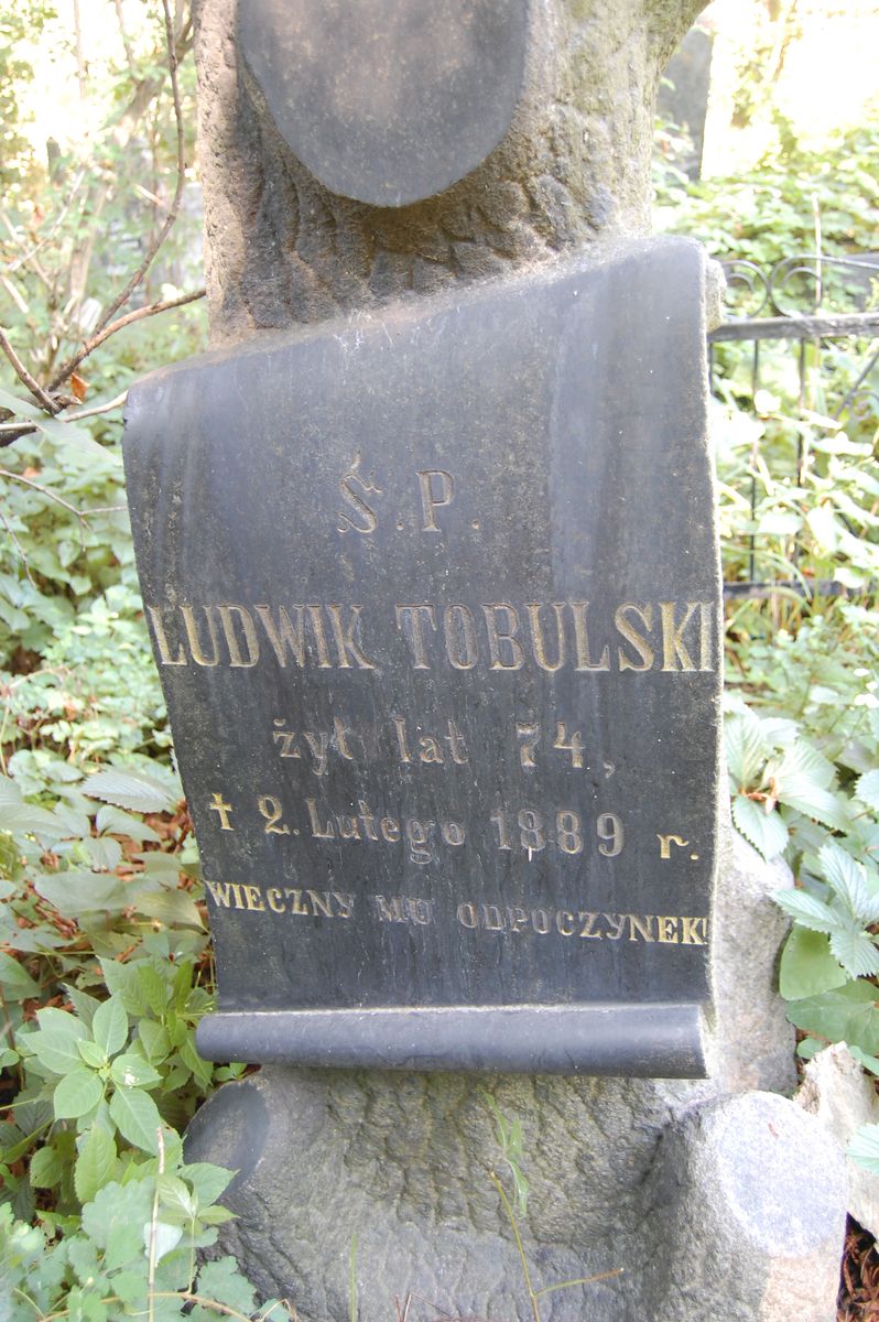 Tombstone of Ludwik Tobulski, as of 2022