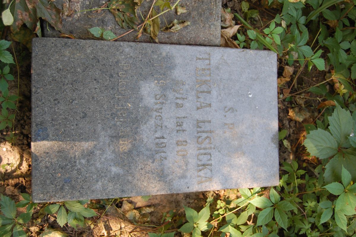 Tombstone of Tekla Lisiecka, state of 2022