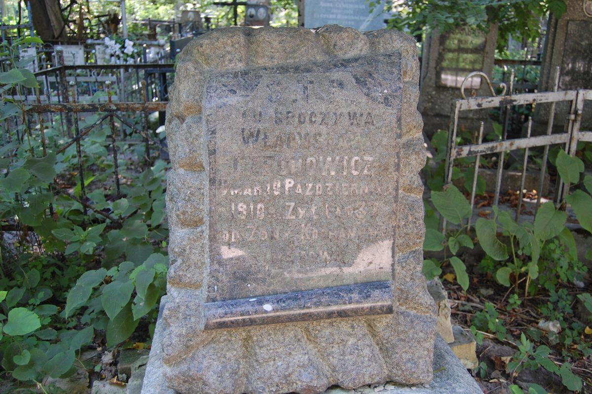 Tombstone of Wladyslaw Czechowicz, as of 2022