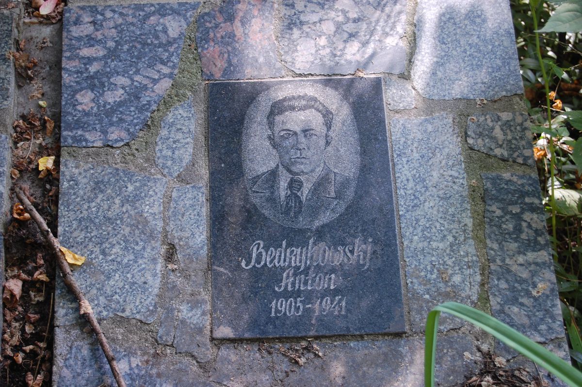 Tombstone of Anton Bedrykowski, as of 2022