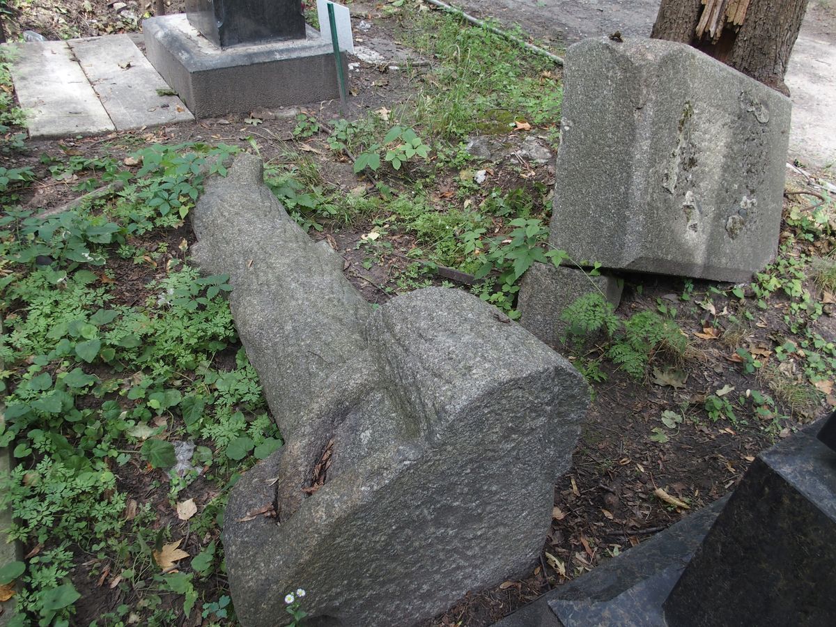 Nagrobek Katarzyny Ziemięckiej, cmentarz Bajkowa w Kijowie, stan z 2021