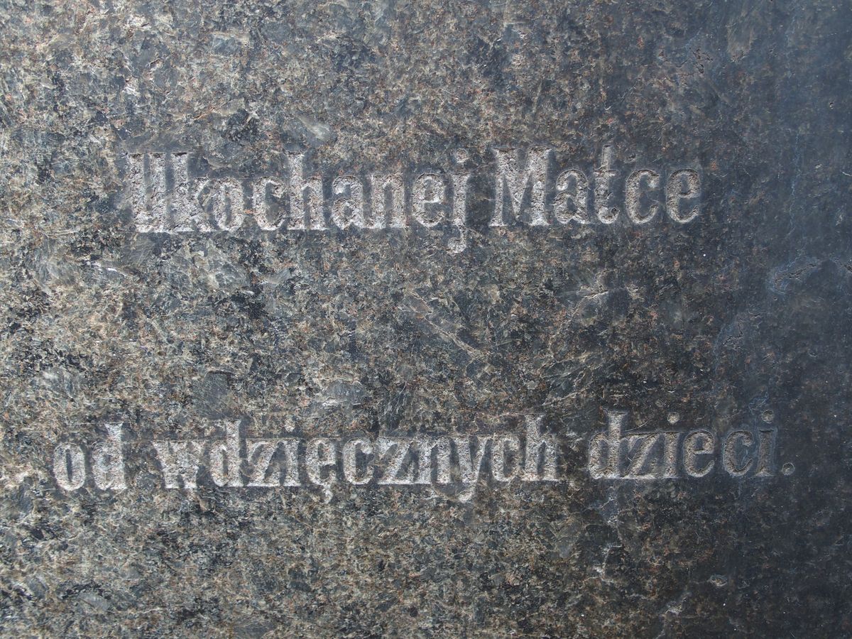 Inscription from the gravestone of Adela Dziemieszkiewicz, Bajkova cemetery in Kiev, as of 2021