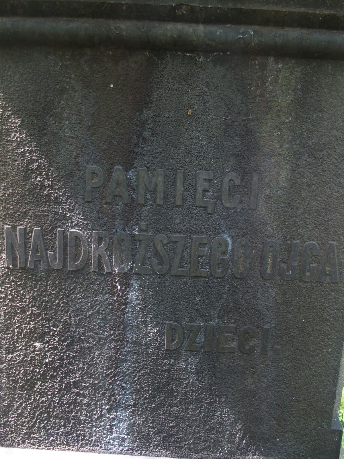 Napis z nagrobka Izydora Molskiego, cmentarz Bajkowa w Kijowie, stan z 2021
