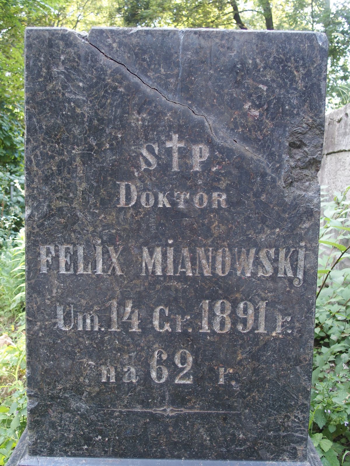 Inscription from the gravestone of Felix Mianowski, Baykova cemetery in Kiev, as of 2021