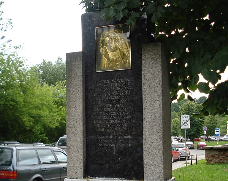 Pomnik Mieczysława Dordzika w Wilnie, fot. Alma Pater, stan z 2007