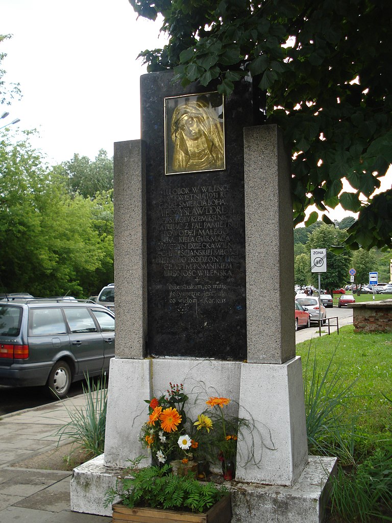 Pomnik Mieczysława Dordzika w Wilnie, fot. Alma Pater, stan z 2007