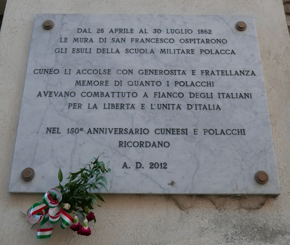 Plaque commemorating the activities of the Polish Military School