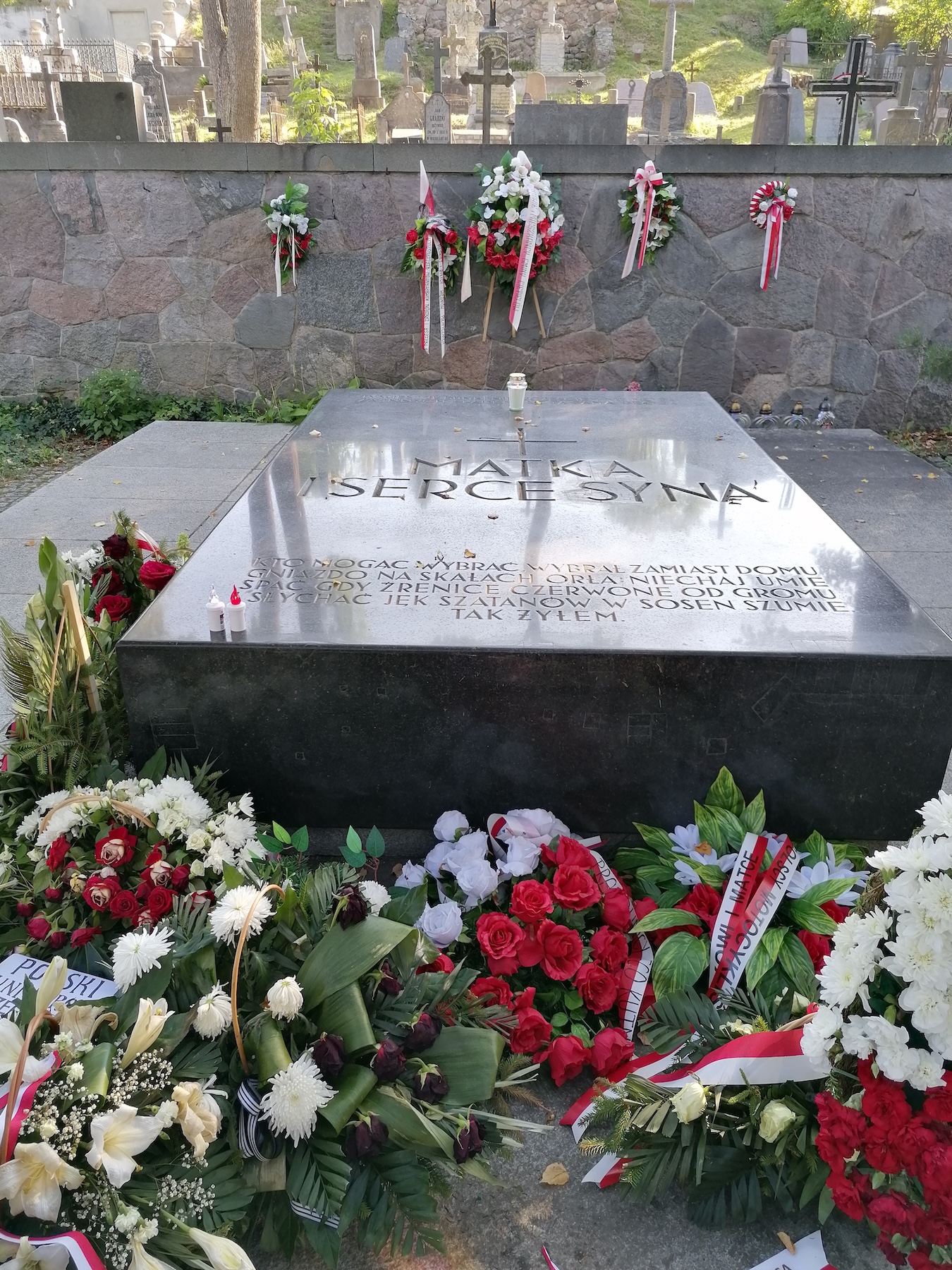 Photo showing Rossa Cemetery in Vilnius