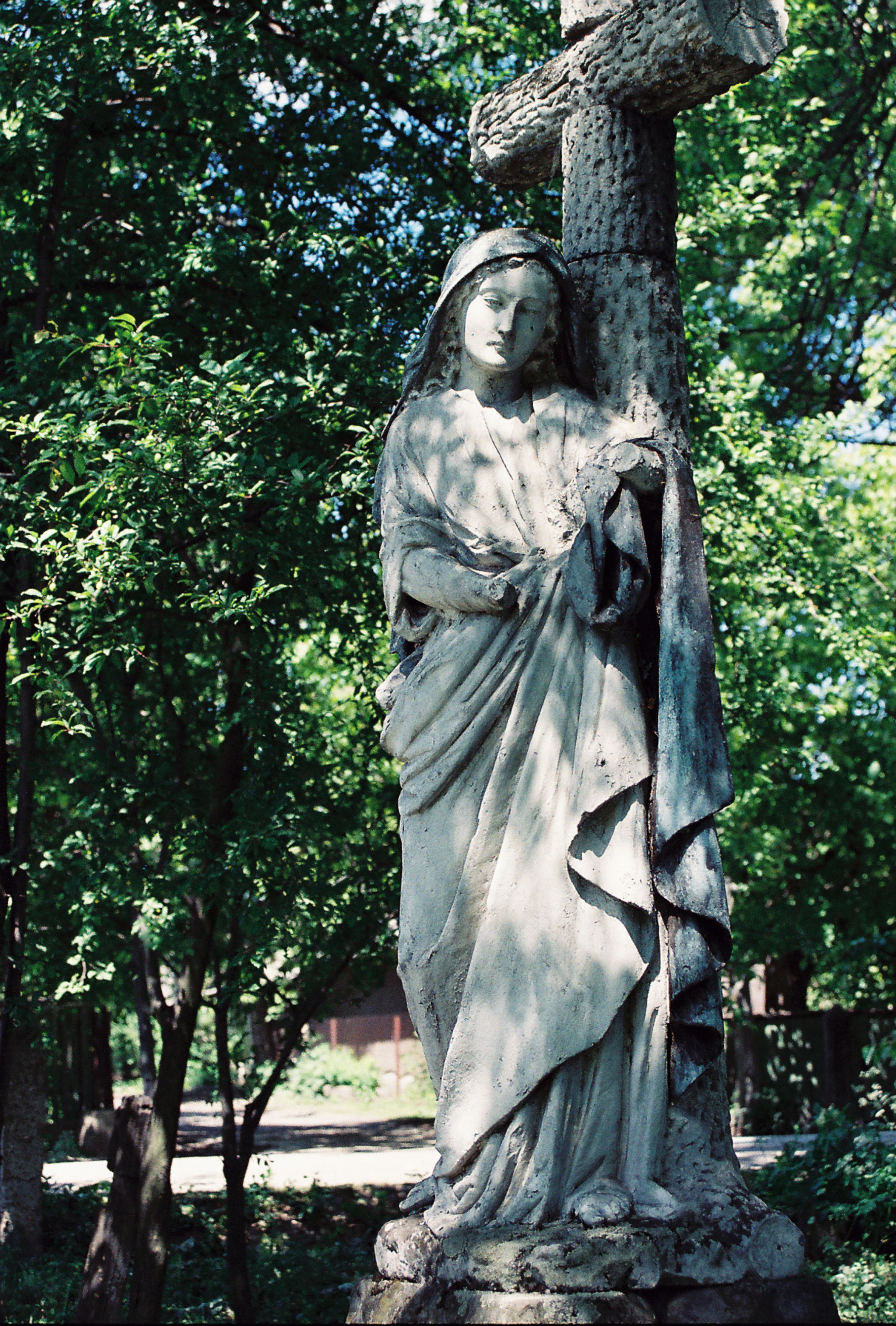 Figure from the tombstone of Ignacy Malarevich, Mielnica Podolska cemetery, 2004