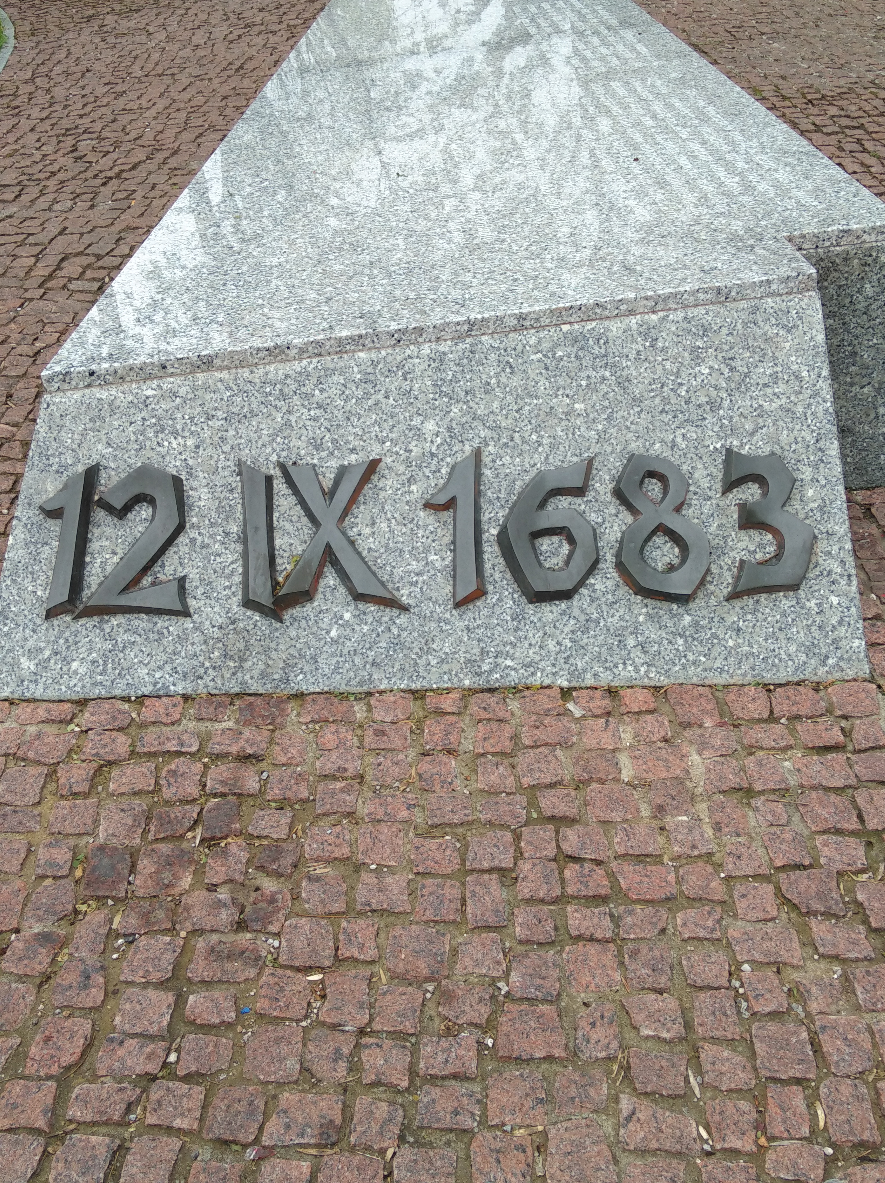 Fotografia przedstawiająca Polskie ślady na wzgórzu Kahlenberg w Wiedniu