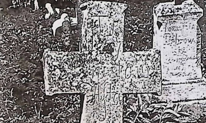 Nagrobek Stanisława Aftarskiego z krzyżem na prostym cokole. Krzyż rozszerza się u dołu, z ramionami zakończonymi spłaszczonymi wałkami i inskrypcją rytą na licu.