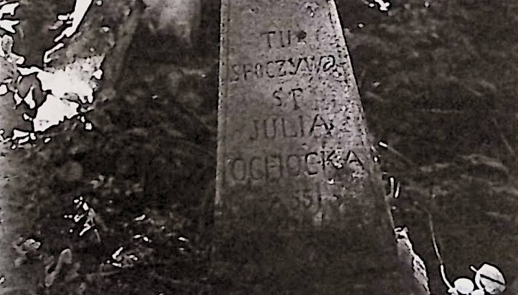 Photo showing Tombstone of Julia Ochocka