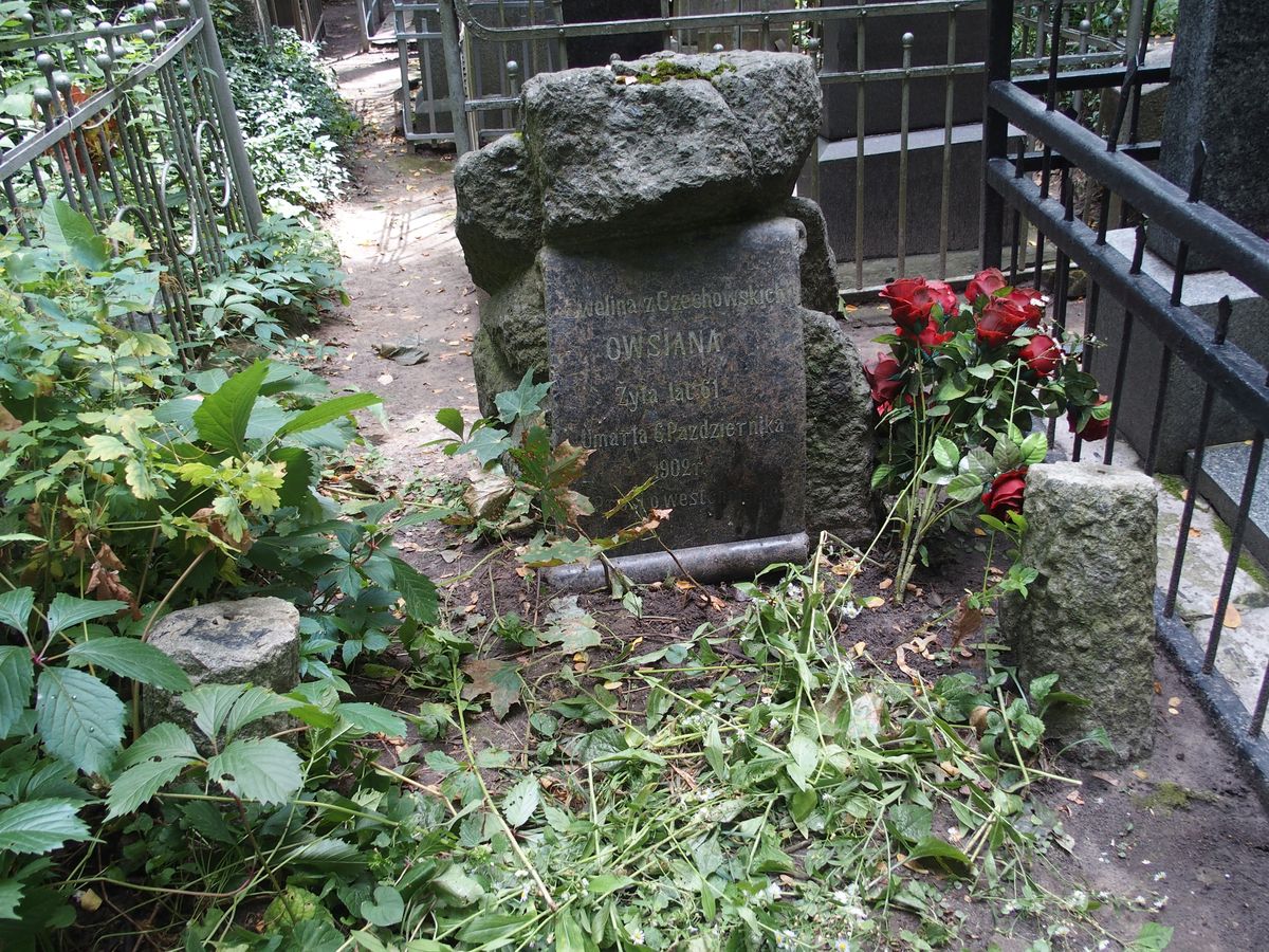 Tombstone of Ewelina Owsiana, Bajkova cemetery, Kyiv, as of 2021