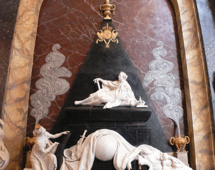 Pierre tombale de Stanislas Leszczynski par Felix Lecomte et Louis Claude Vassé, 1768-1774, dans l'église Notre-Dame de Bonsecours, Nancy, France