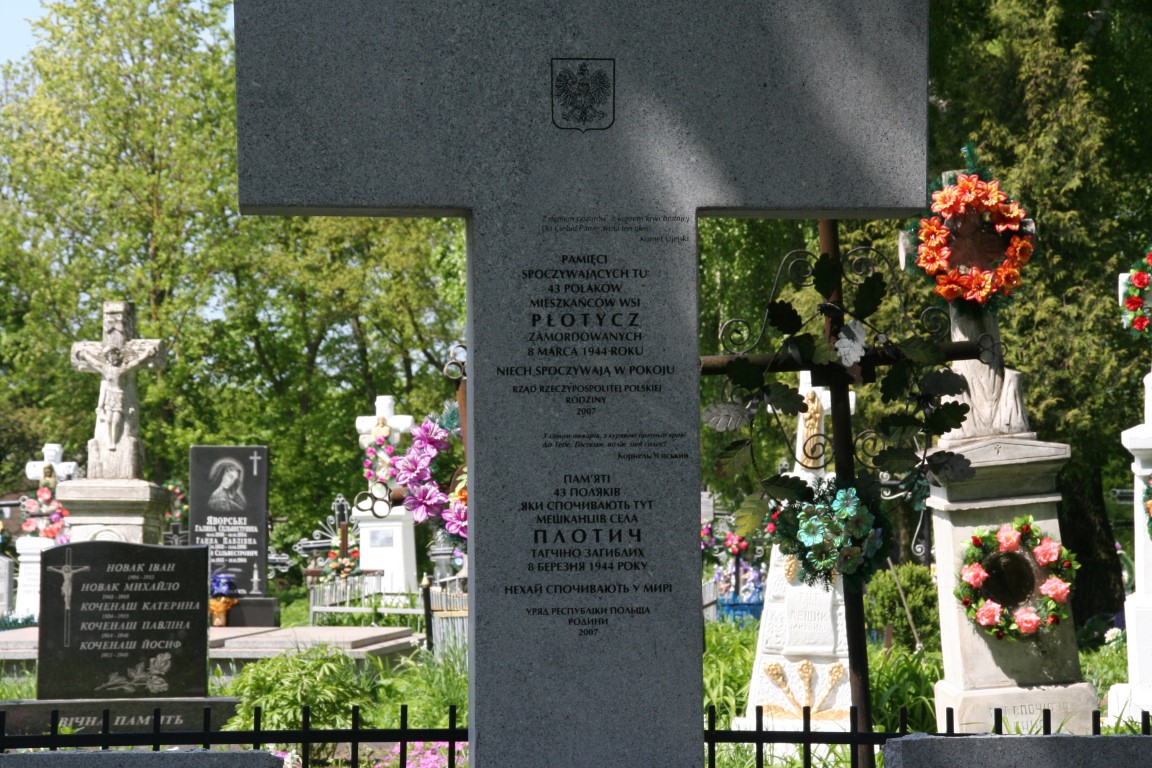 Grób Polaków zamordowanych przez Niemców w 1944 r.