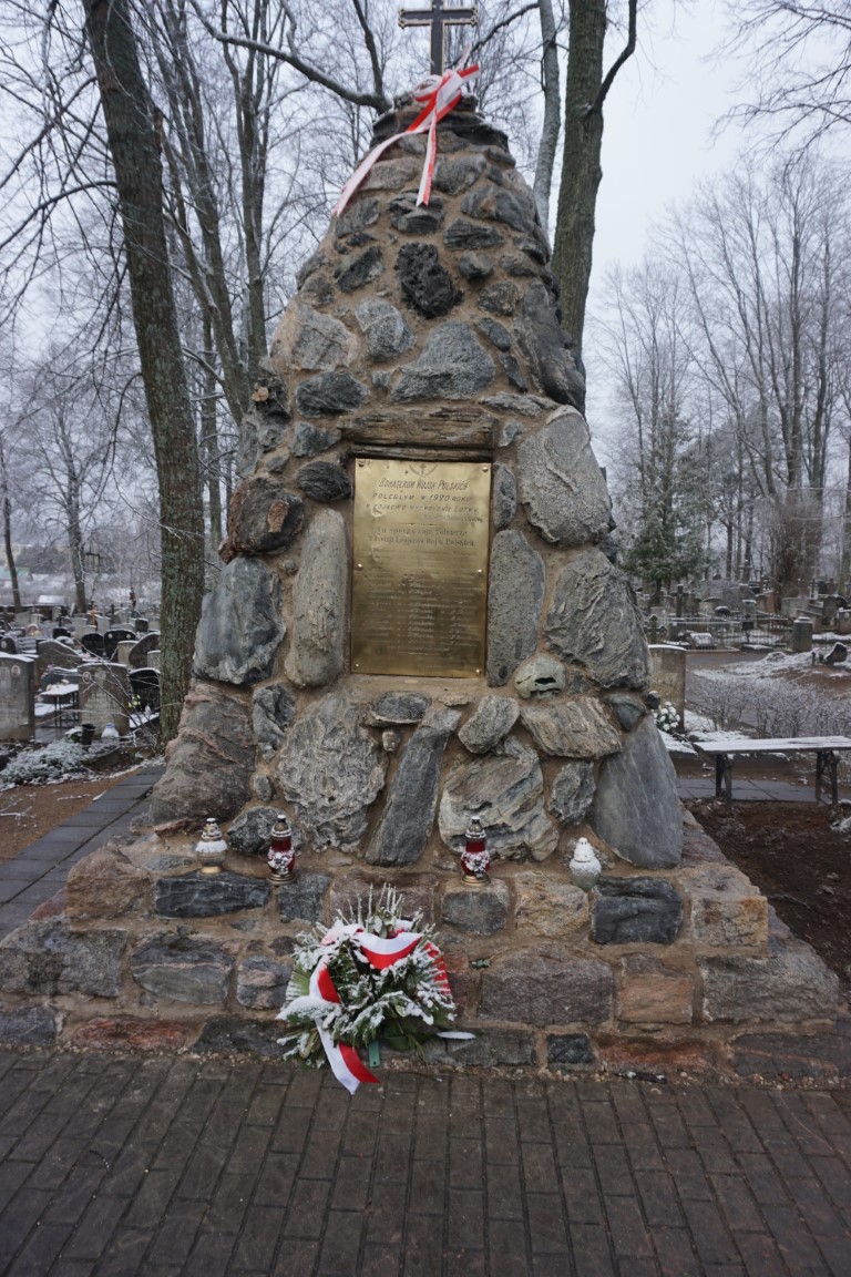 Pomnik legionistów zmarłych w 1920 r. spoczywających na cmentarzu katolickim