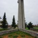 Fotografia przedstawiająca Pomnik na miejscu zniszczonego w okresie ZSRR Polskiego Cmentarza Wojennego na Słobódce poświęcony polskim żołnierzom poległym w kampanii łatgalskiej
