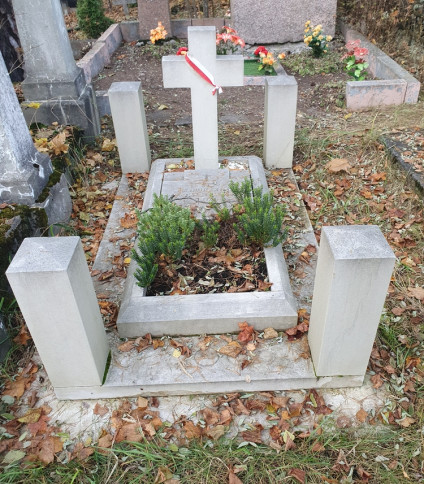 Grób polskiego oficera z 1920 r. na cmentarzu katolickim