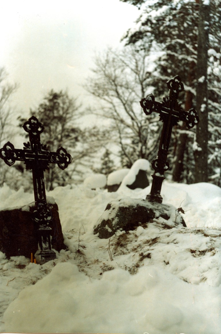 Graves of soldiers of the 1 ppLeg fallen in the Latsgal campaign buried in the Catholic cemetery
