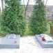 Fotografia przedstawiająca Groby żołnierzy Wojska Polskiego poległych w wojnie polsko-bolszewickiej, znajdujące się poza kwaterą wojskową na cmentarzu przy ul. Puszkińskiej
