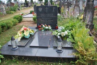 Groby żołnierzy Armii Krajowej na cmentarzu parafialnym