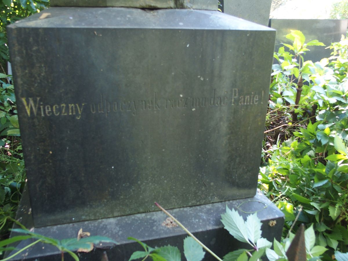 Napis z nagrobka Franciszka Protobowerego, cmentarz Bajkowa w Kijowie, stan z 2021