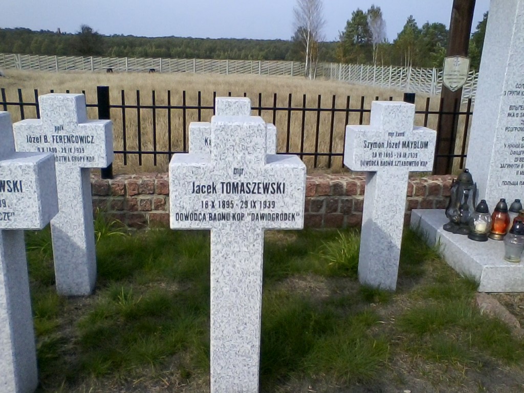 Jacek Tomaszewski, Quarters of Polish Army officers murdered by the Soviets in September 1939.