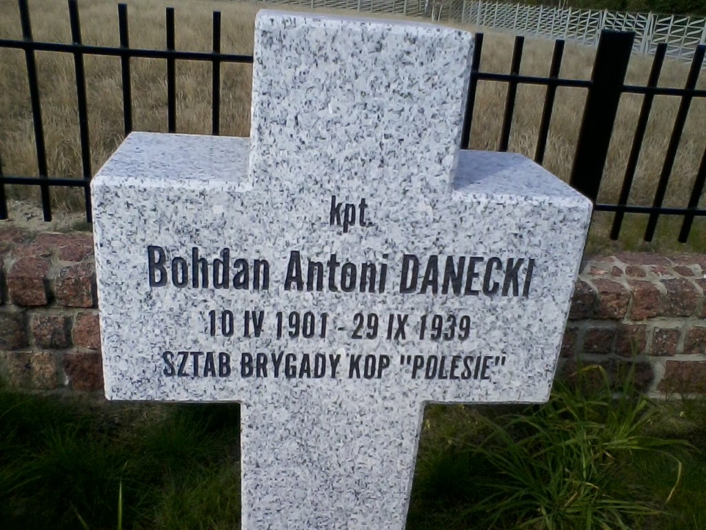 Bohdan Antoni Danecki, The quarters of Polish Army officers murdered by the Soviets in September 1939.