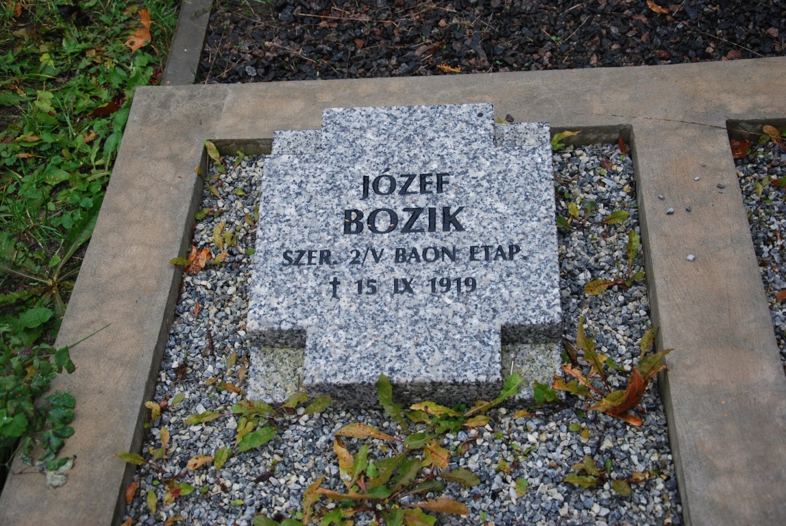 Józef Bozik, Kwatera żołnierzy Wojska Polskiego poległych w 1920 r., pochowanych na cmentarzu przy ul. Puszkińskiej