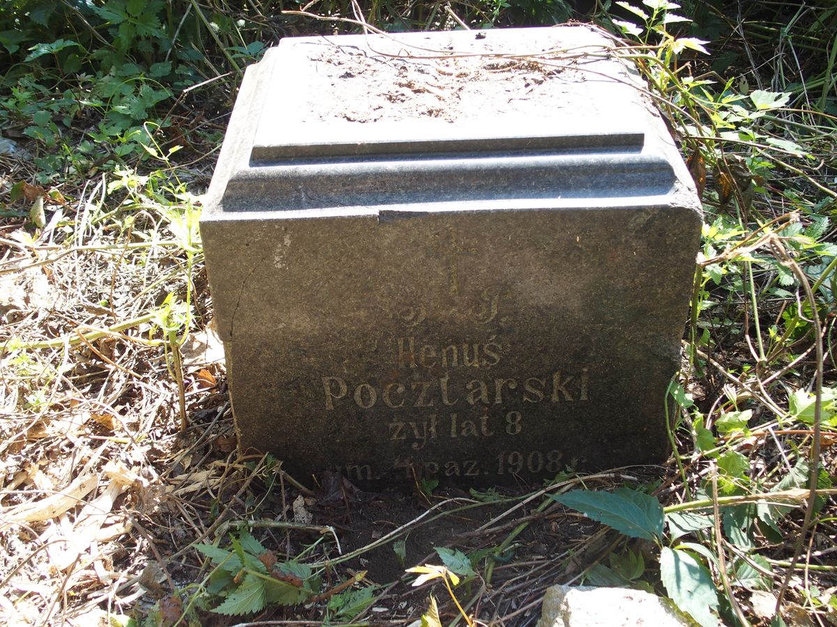 Tombstone of Henryk Poczlarski