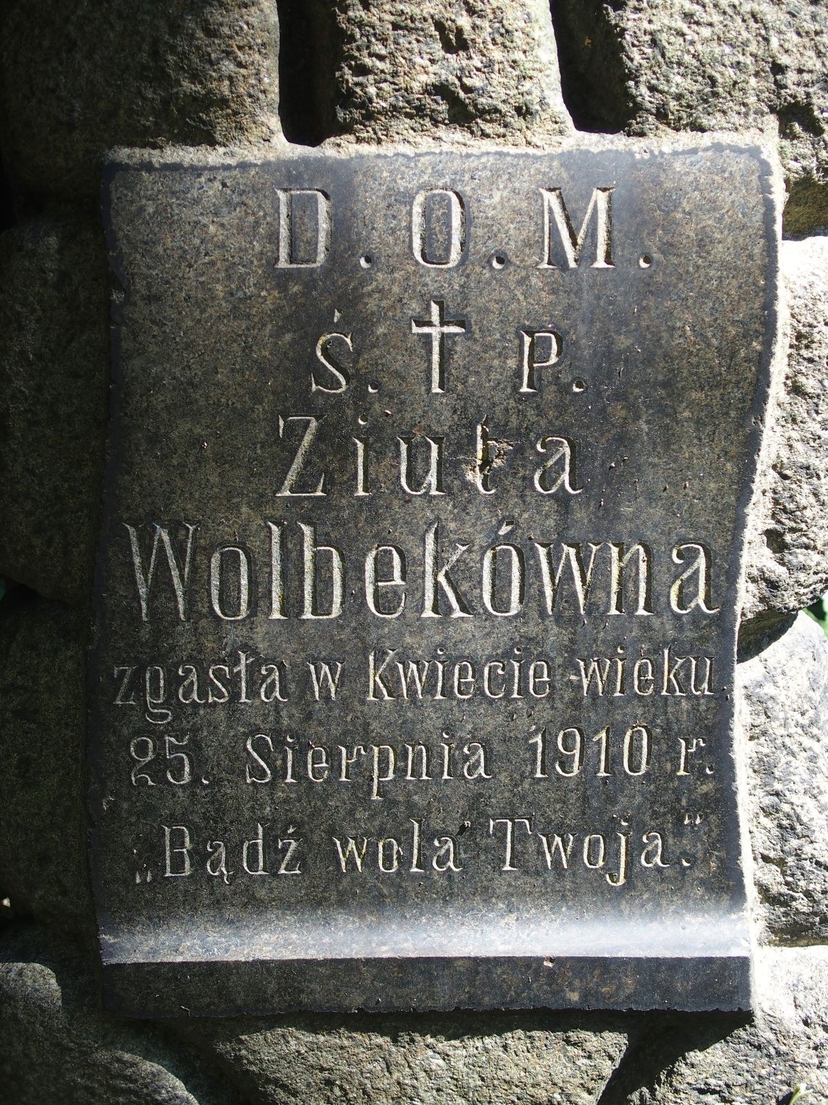 Napis z nagrobka Ziuty Wolbekówny