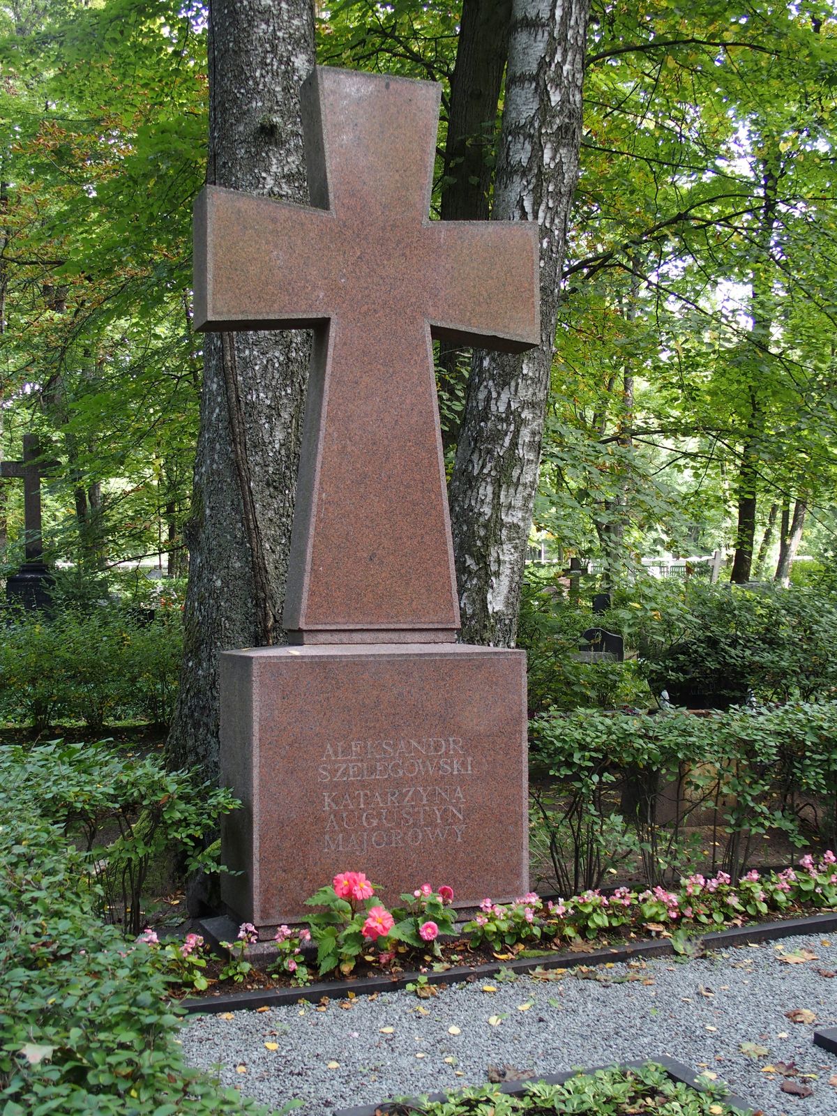 Tombstone ofCatherine Majorova, Augustine Majorova and Alexander Szelegowski, St Michael's cemetery in Riga, as of 2021.