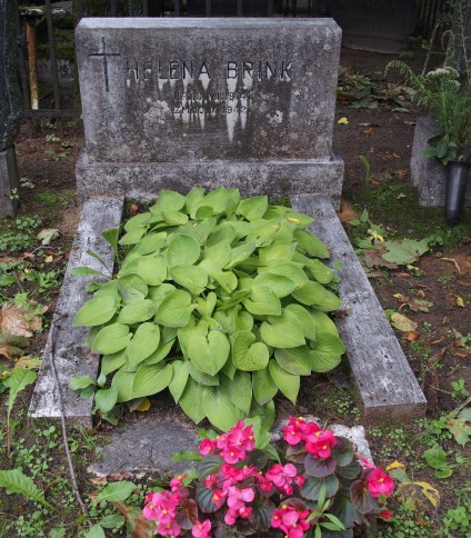 Nagrobek Heleny Brink, cmentarz św. Michała w Rydze, stan z 2021 r.