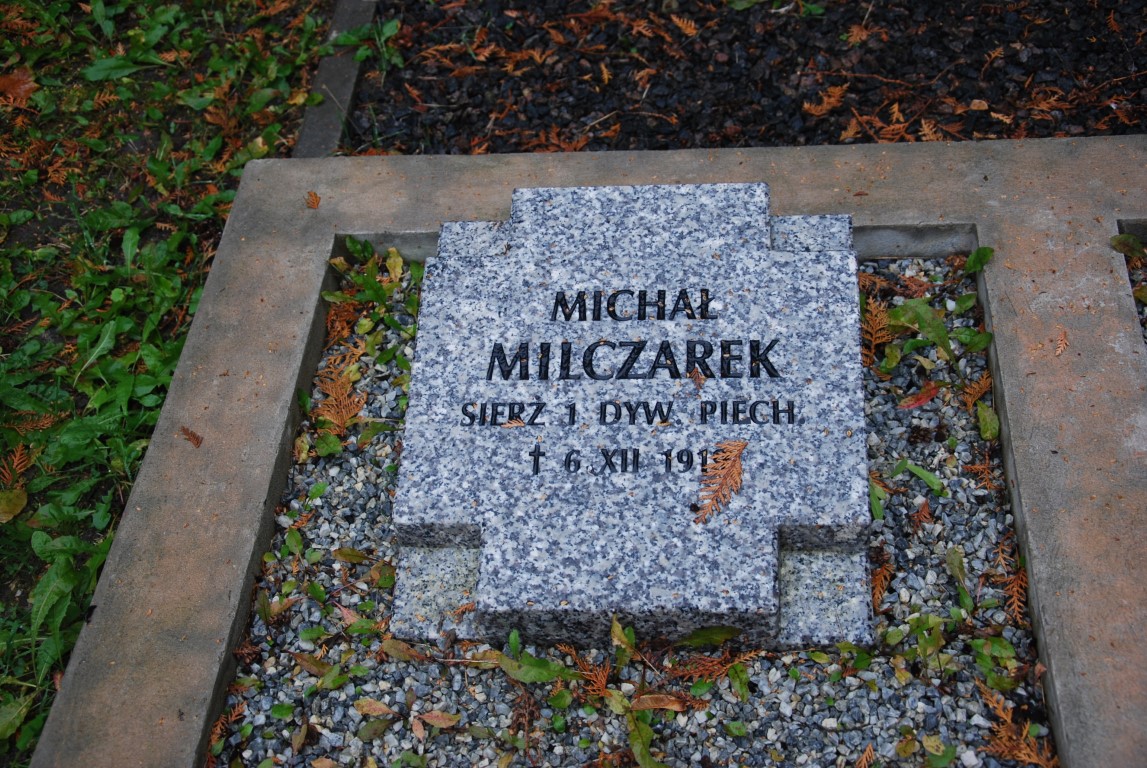 Michał Milczarek, Kwatera żołnierzy Wojska Polskiego poległych w 1920 r., pochowanych na cmentarzu przy ul. Puszkińskiej