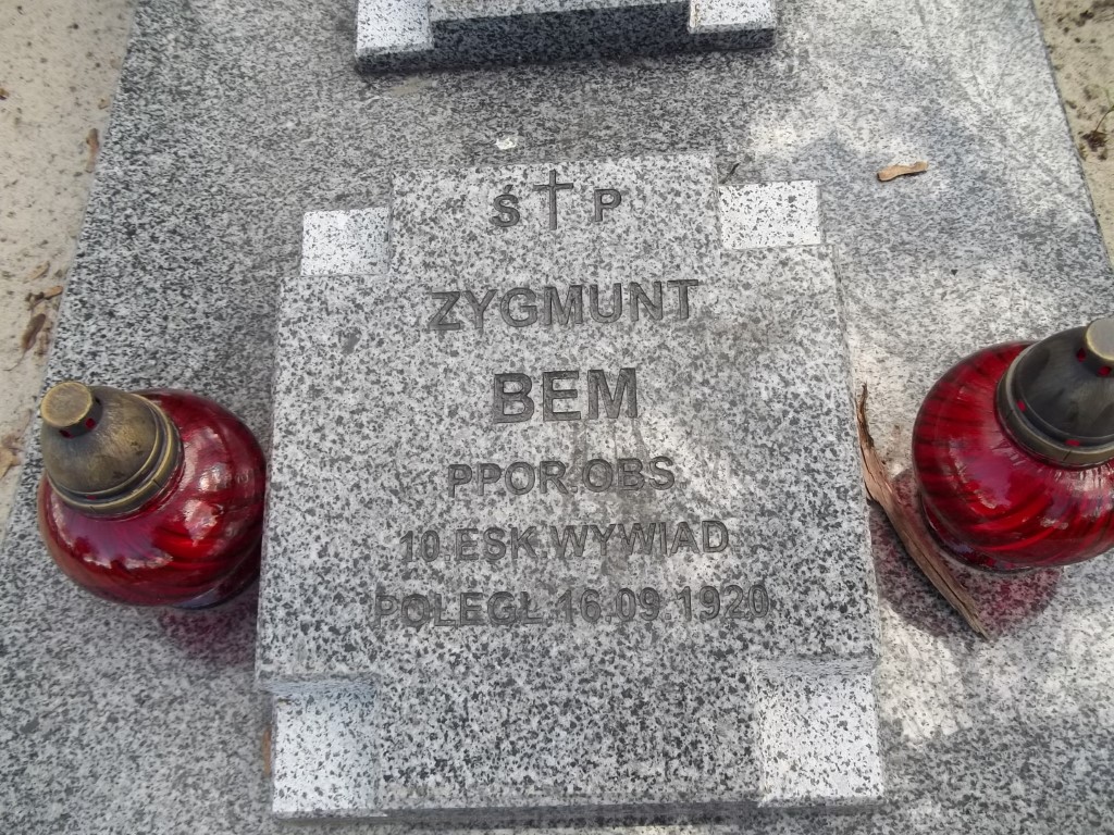 Zygmunt Bem, Groby żołnierzy Wojska Polskiego poległych w 1920 r., znajdujące się poza kwaterą wojskową na cmentarzu przy ul. Puszkińskiej
