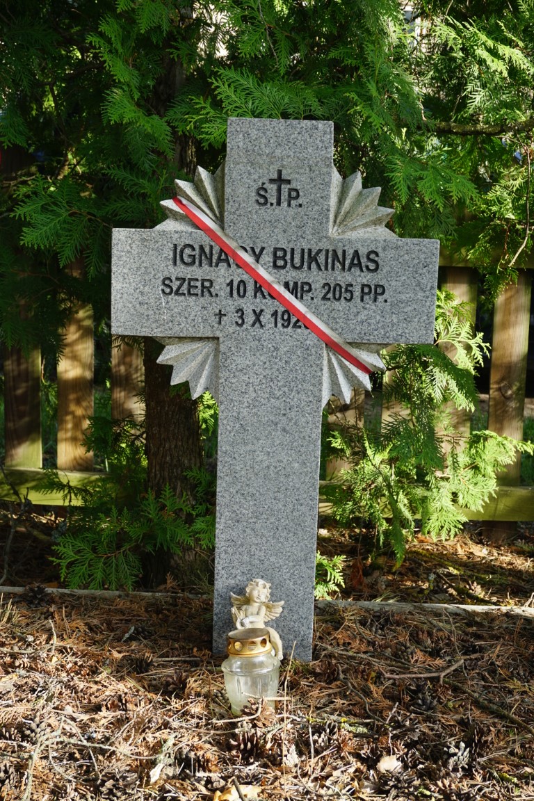 Ignacy Bokinas, Quarters of Polish Army soldiers killed in 1919-1920 and police officers who died in 1923.