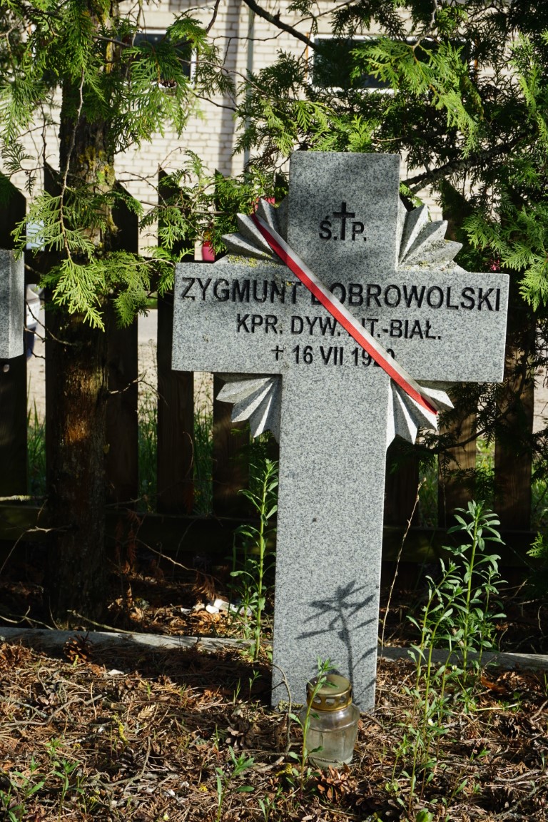Zygmunt Dobrowolski, Kwatera żołnierzy Wojska Polskiego poległych w l. 1919-1920 oraz policjantów zmarłych w 1923 r.