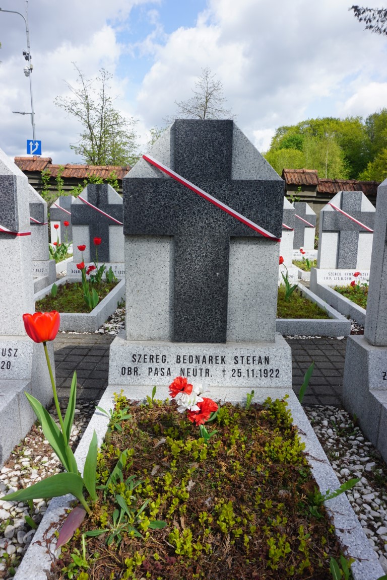 Stefan Bednarek, Quarters of Polish Army soldiers killed in 1920-1922 and members of the Vilnius Self-Defence, killed in 1919, buried at the Nowa Rossa cemetery