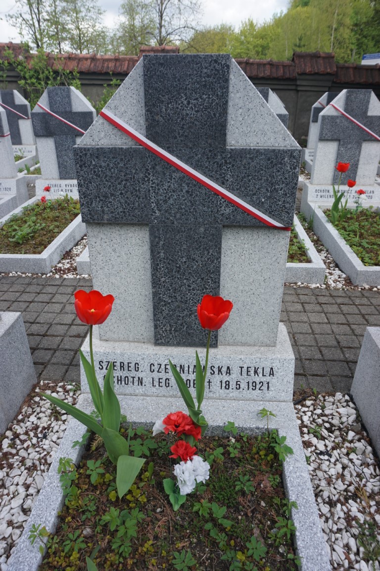 Tekla Czerniawska, Quarters of Polish Army soldiers killed in 1920-1922 and members of the Vilnius Self-Defence, killed in 1919, buried at the Nowa Rossa cemetery