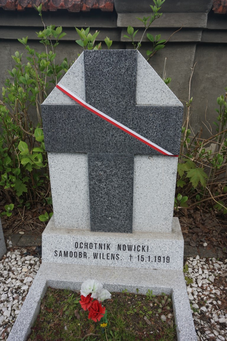  Nowicki, Quarters of Polish Army soldiers killed in 1920-1922 and members of the Vilnius Self-Defence, killed in 1919, buried at the Nowa Rossa Cemetery