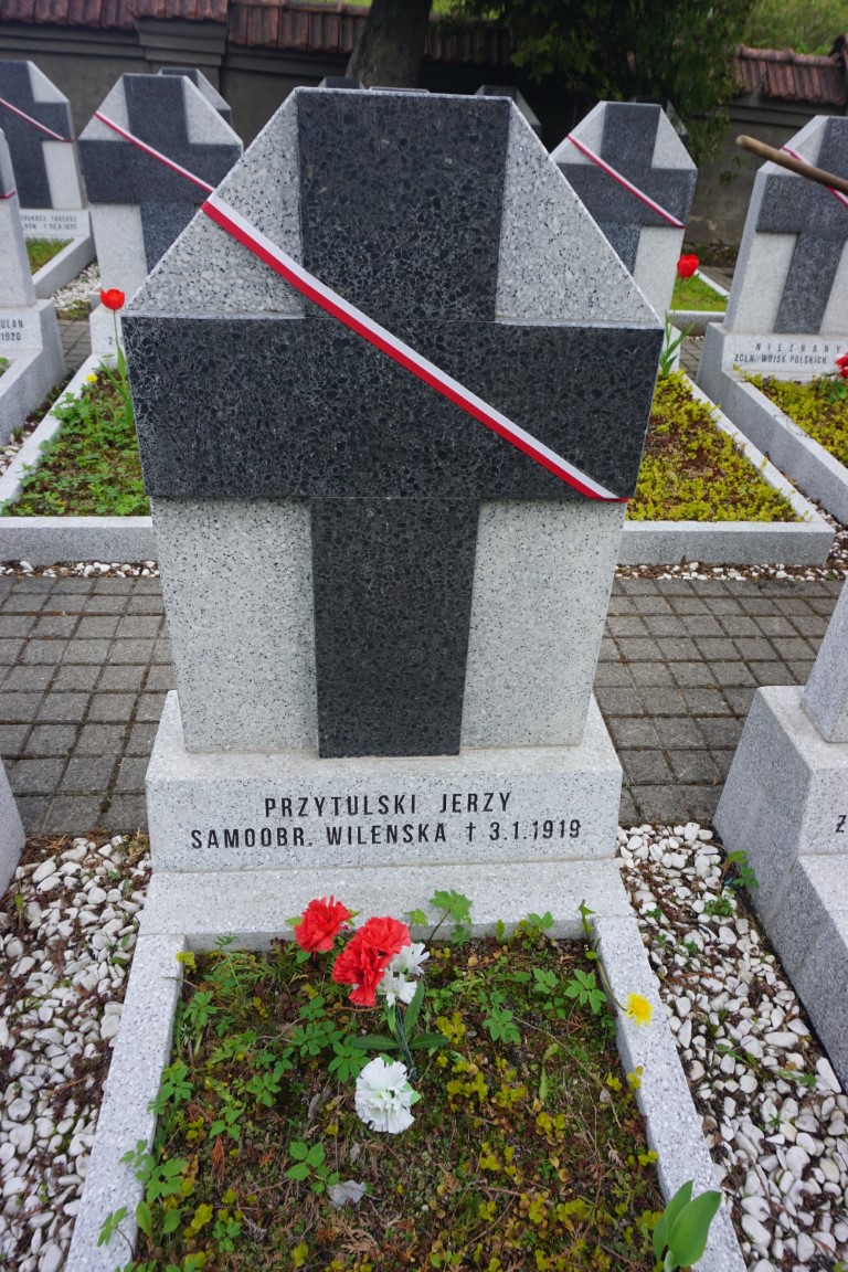 Jerzy Przytulski, Quarters of Polish Army soldiers killed in 1920-1922 and members of the Vilnius Self-Defence, killed in 1919, buried at the Nowa Rossa cemetery